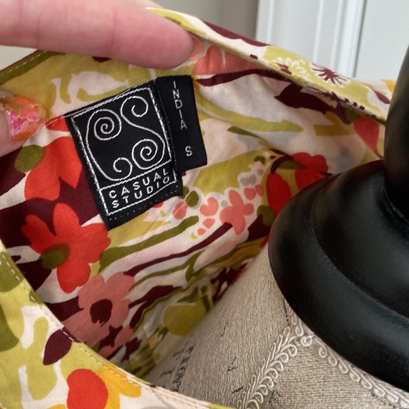 Casual Studio floral sleeveless tunic size small - Picture 4 of 4